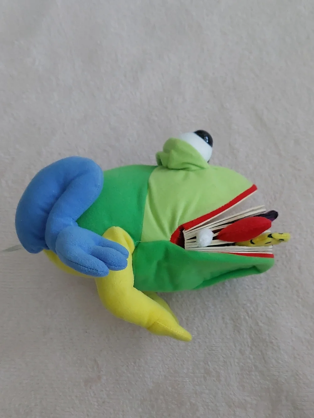 MONDAY the BULLFROG: A Huggable Puppet Book About the Days of the Week NWOT